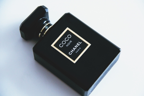 Parfémovaná voda Chanel Coco Noir. | Autor fotky: The Annette Vogue